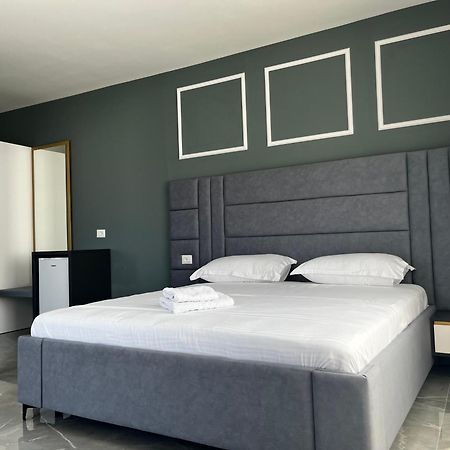 Leodori 3 Suites Shëngjin Kültér fotó