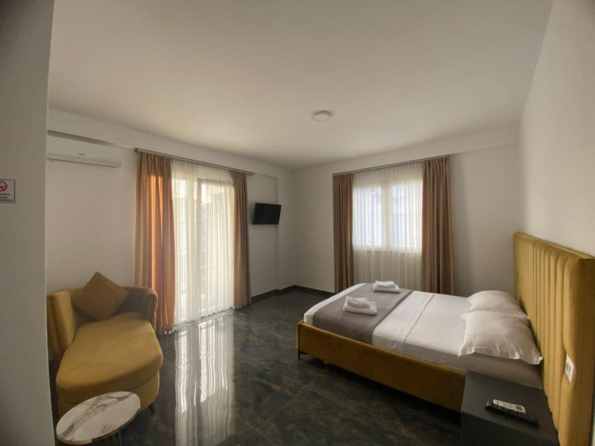 Leodori 3 Suites Shëngjin Kültér fotó