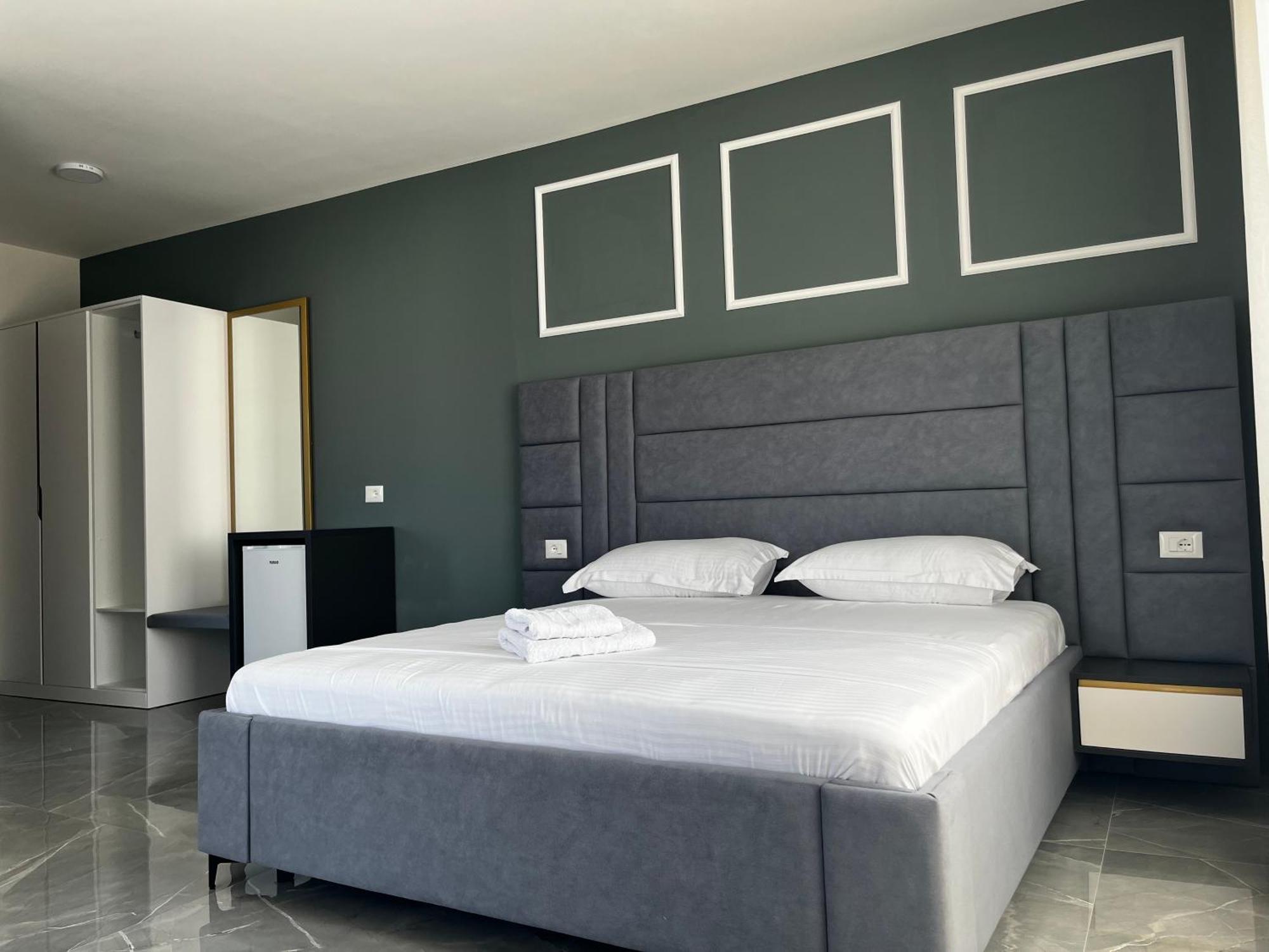 Leodori 3 Suites Shëngjin Kültér fotó
